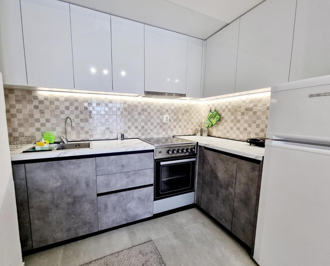 Modern & Trendy Apartment Scopia Exterior foto